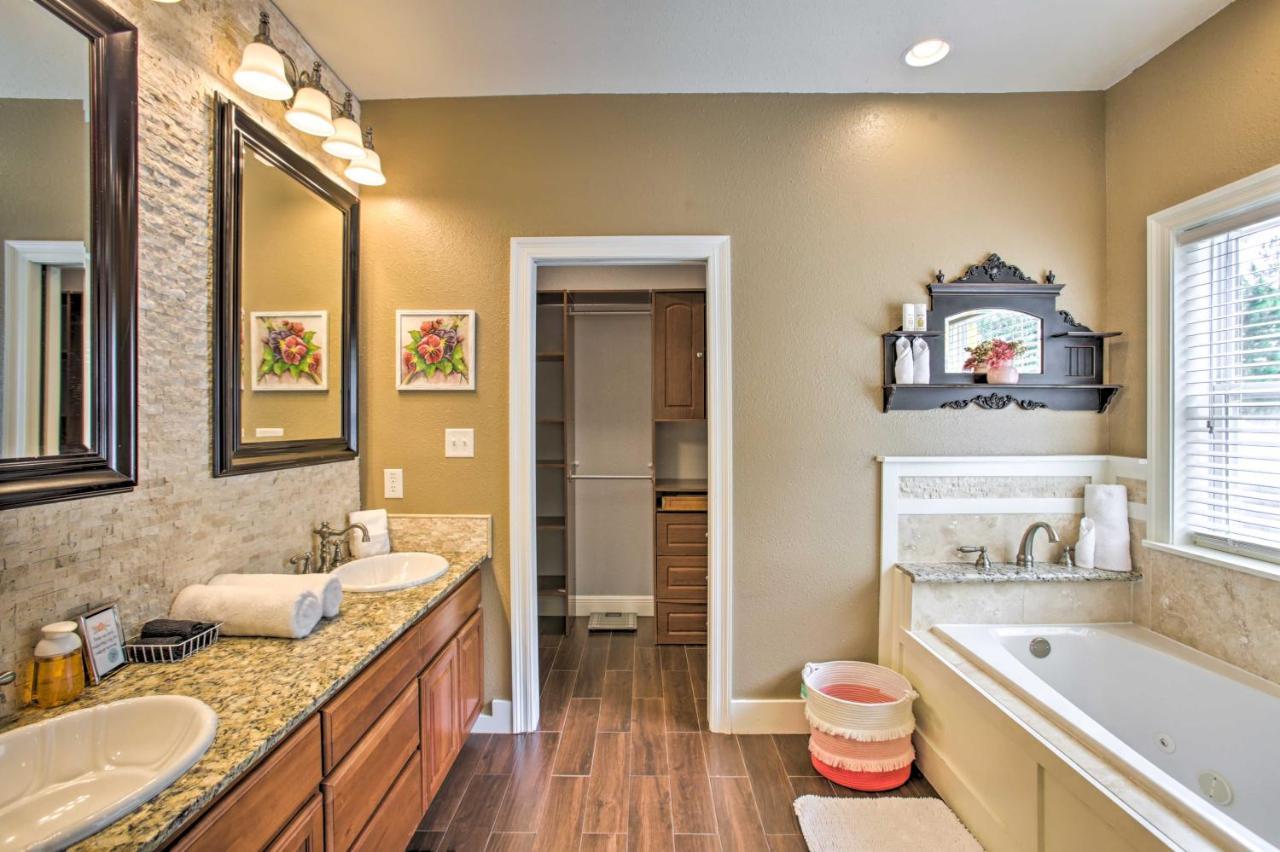 Waveland Family House, 4-Minute Drive To The Beach Extérieur photo